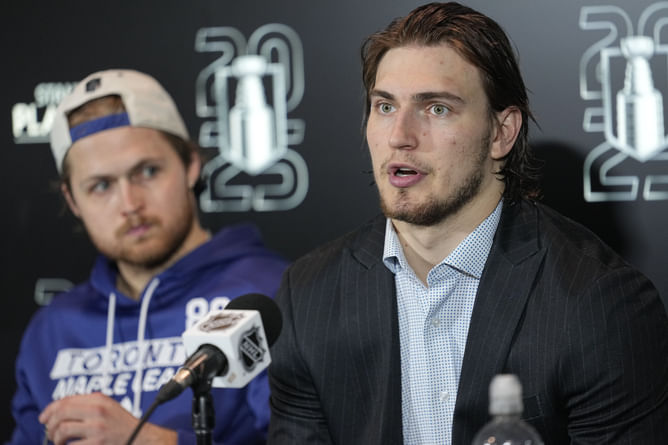 Leafs' Matthew Knies gets candid about pressure of playing in Toronto, dealing with constant media attention