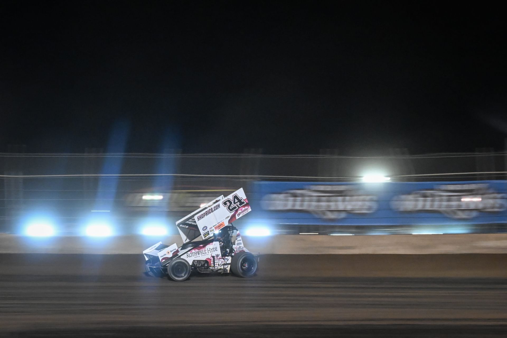 Rico Abreu (24) leads the feature at the World of Outlaws sprint car event Friday, June 6, 2025, at the Plymouth Dirt Track in Plymouth, Wisconsin - Source: Imagn