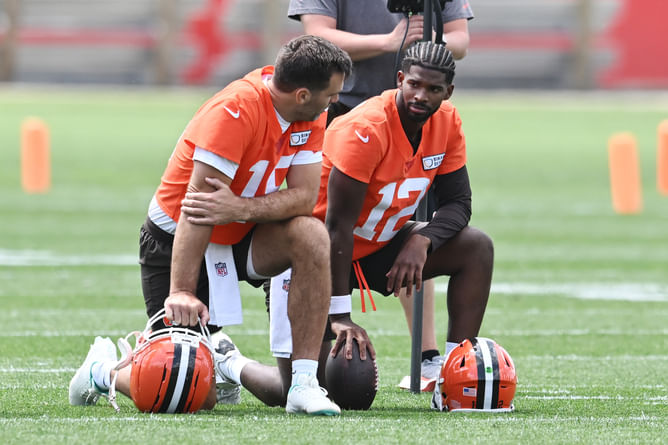 Emmanuel Acho makes bold case for Shedeur Sanders as Joe Flacco throws 5th INT of 2025 NFL season