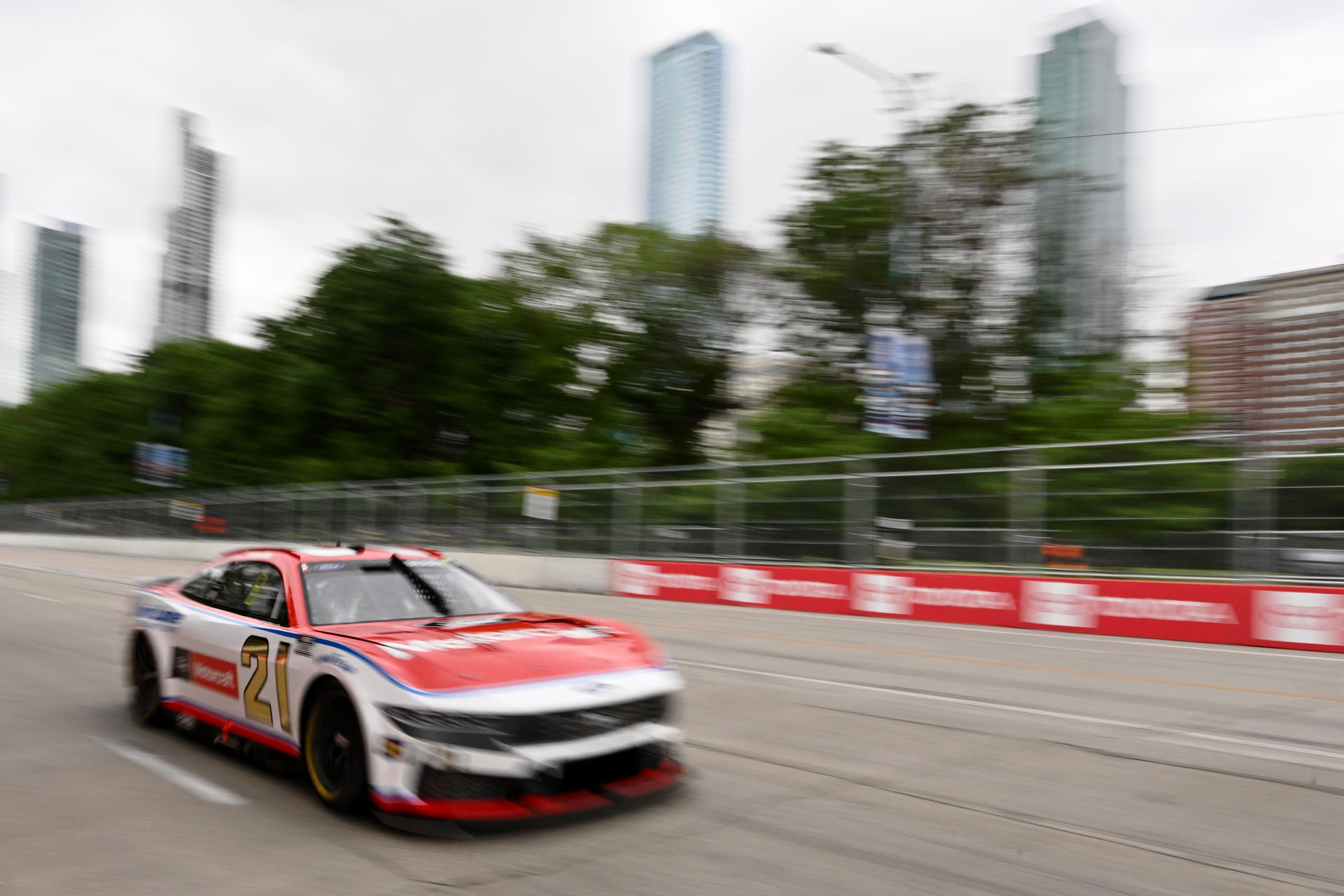 Josh Berry drives the #21 Ford Mustang for Wood Brothers Racing - Source: Imagn