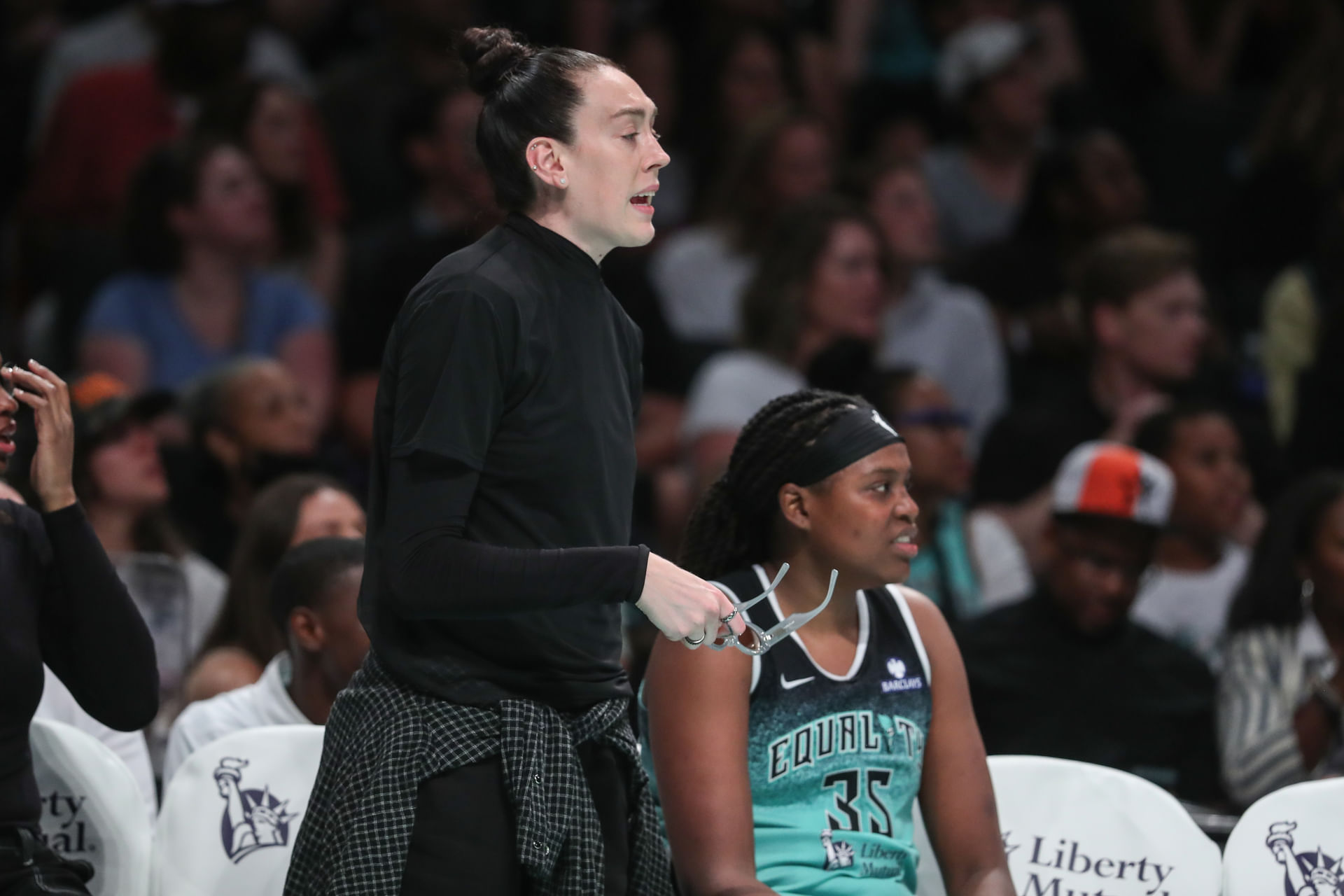 Breanna Stewart had a right knee injury this season. (Photo: IMAGN)