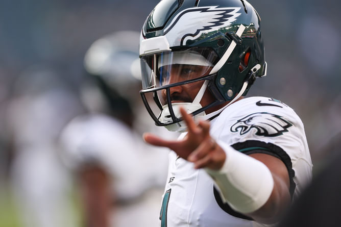 Jalen Hurts or Dak Prescott Week 1 Start 'Em, Sit 'Em: Fantasy football projections for QBs ahead of TNF clash