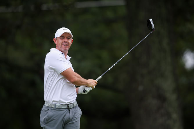 "Still #2 to Scottie Scheffler" - Fans react to Rory McIlroy being compared to Tiger Woods