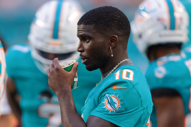 "I don't need a title": Tyreek Hill opens up about being snubbed from Dolphins captains after WR's controversial comments during offseason