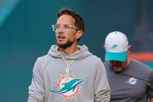Albert Breer hints surprise name to replace Mike McDaniel as Dolphins HC faces hot seat pressure after 0-2 start