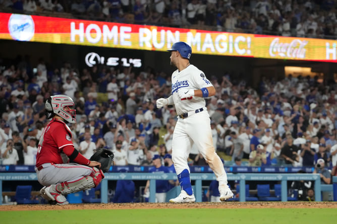 Reds vs. Dodgers: Game 1 prediction, lineup, odds, injuries and picks - September 30, 2025| AL Wild Card Series