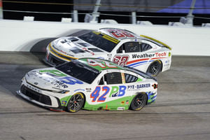 5 NASCAR drivers with the best average finish at World Wide Technology Raceway