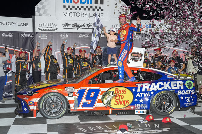 “This sucks”: Fans react as Chase Briscoe’s Darlington win sees a significant drop in viewership
