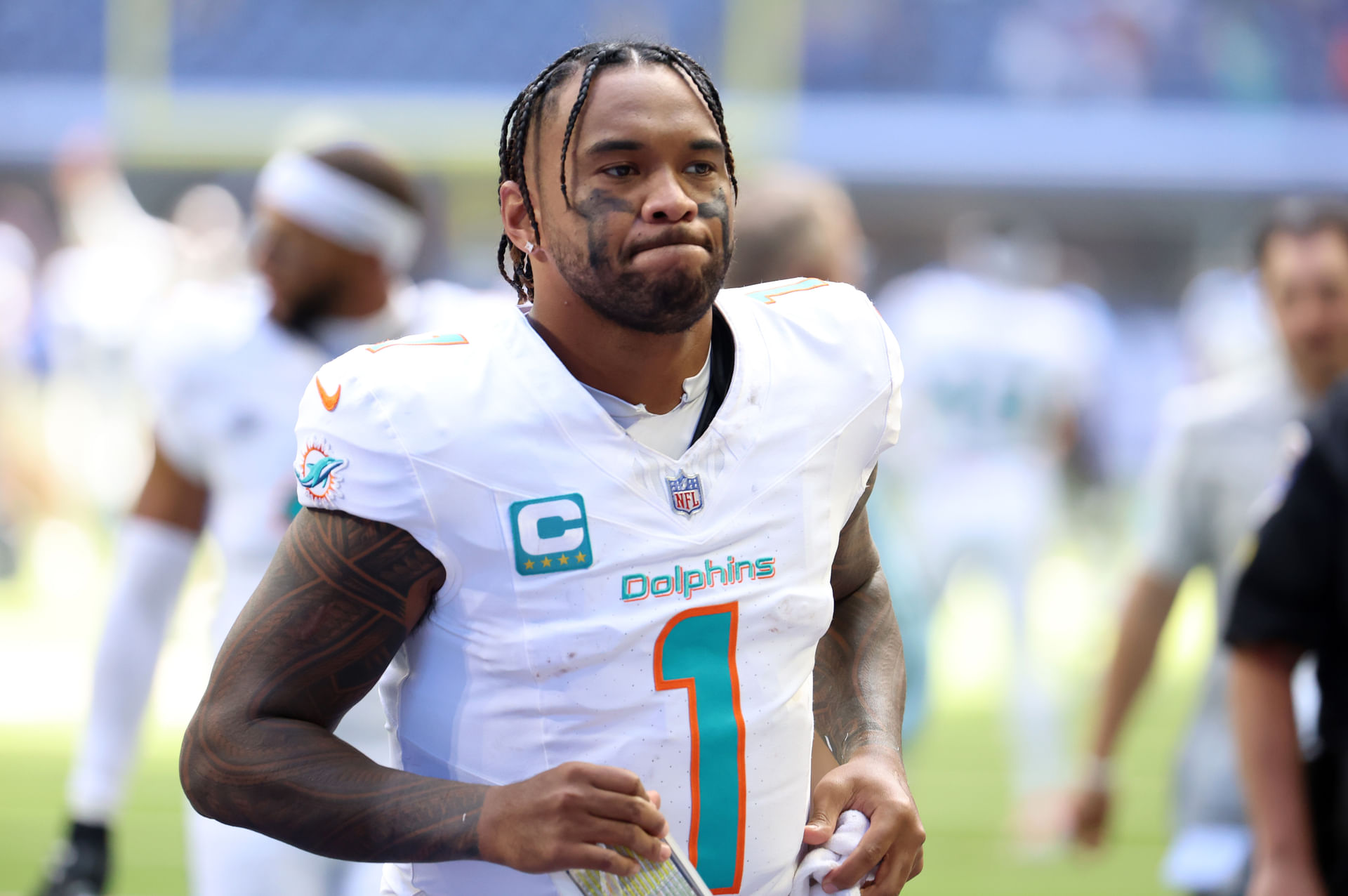 "He has no brain," "This man is delusional": Tua Tagovailoa torched by fans for blaming Dolphins players after embarrassing loss to Colts