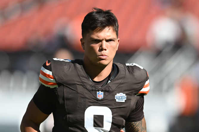 "White dude no one has heard of": Steve Harvey takes shots at Dillon Gabriel while making case for Shedeur Sanders' start