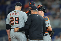 AL Cy Young favorite Tarik Skubal exits game with injury shaking Tigers’ World Series dreams