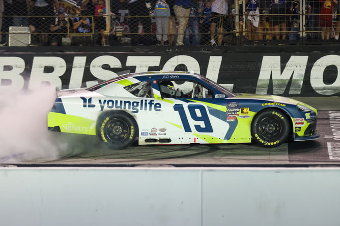 Aric Almirola holds off hard-charging Sheldon Creed for Bristol victory