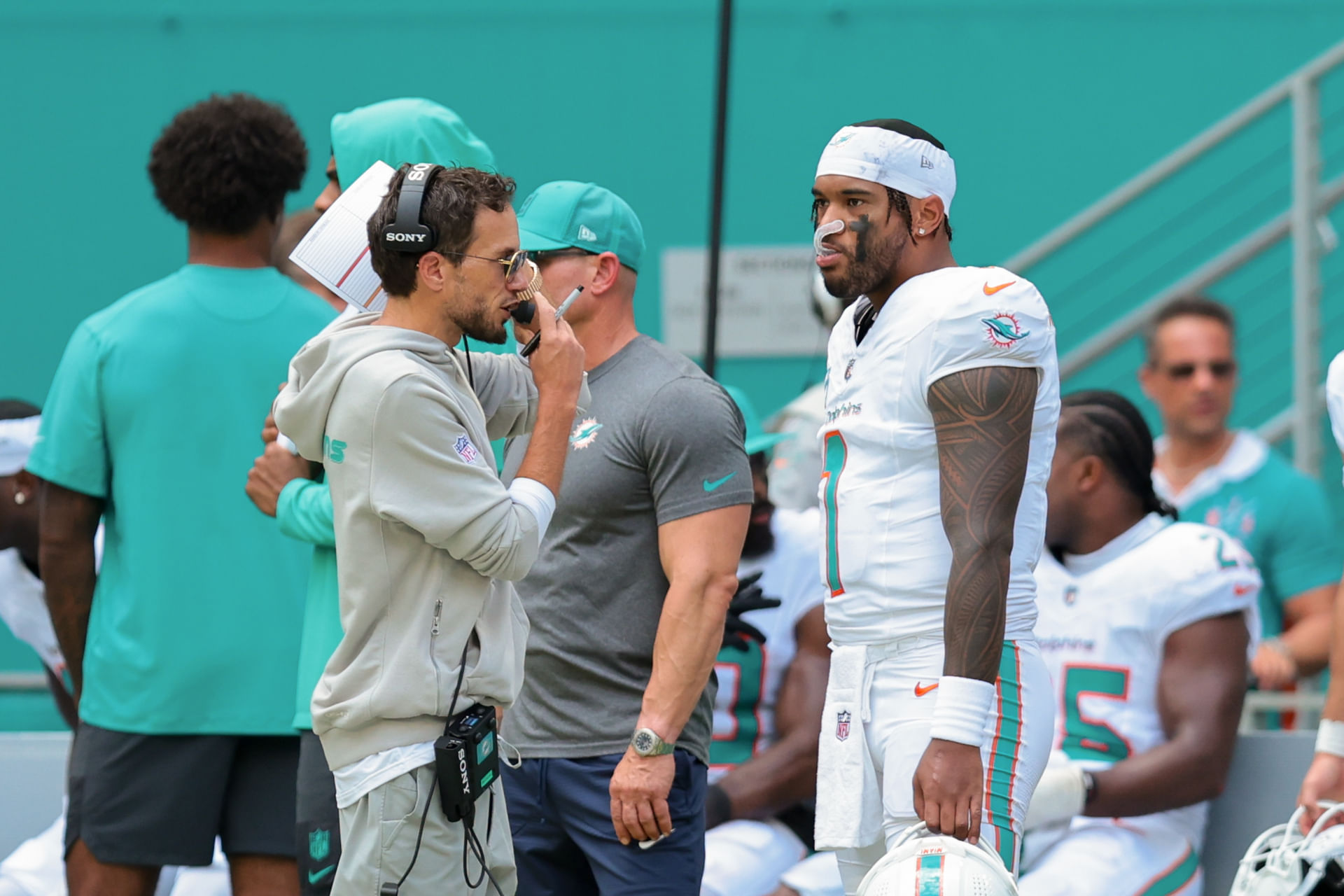 NFL: New England Patriots at Miami Dolphins - Source: Imagn