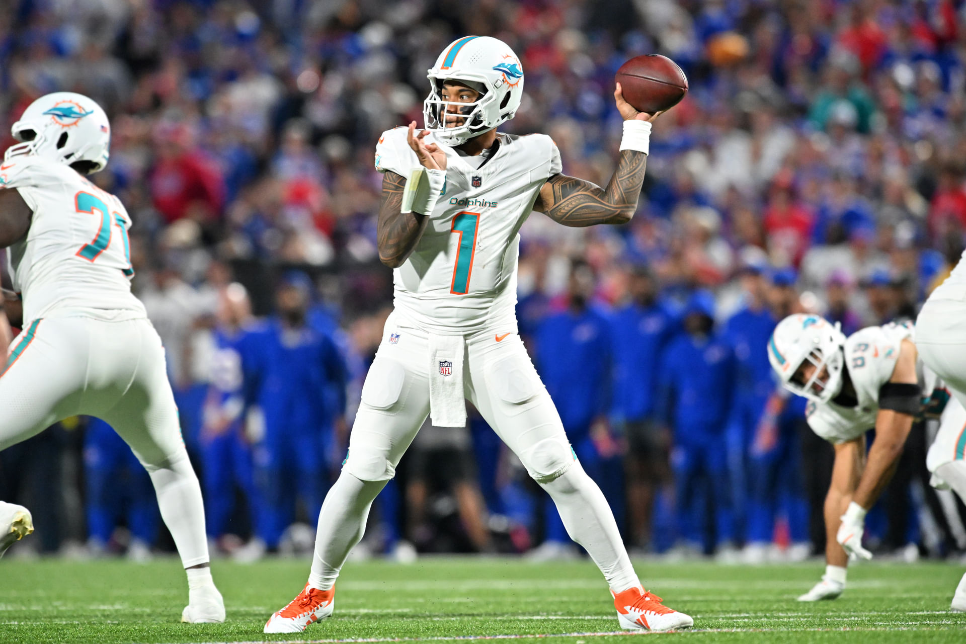 NFL: Miami Dolphins at Buffalo Bills - Source: Imagn