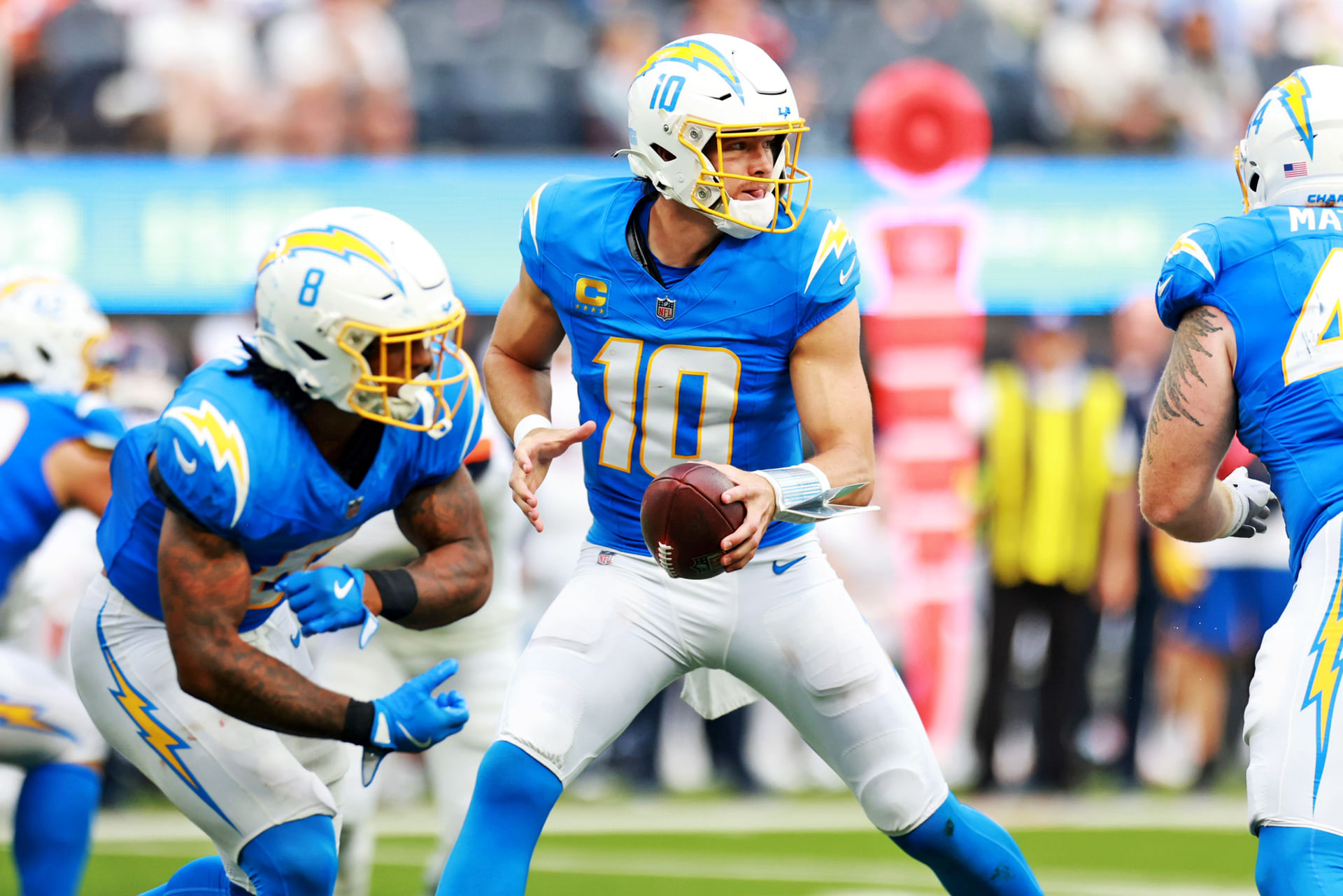 "Madison Beer turned his career around" - NFL fans react as Justin Herbert leads Chargers to sensational 23-20 comeback win vs. Broncos