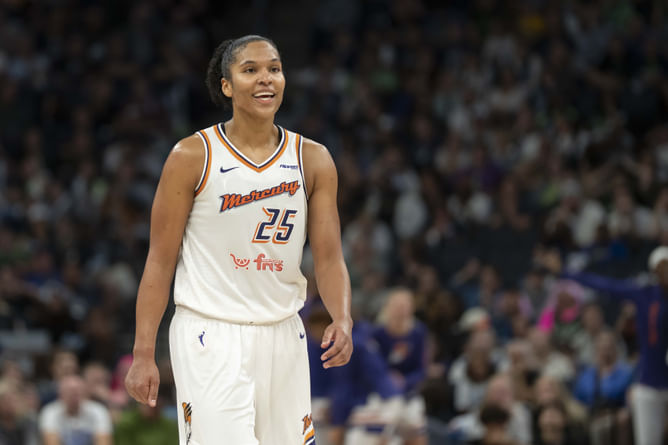 "Nothing of importance": Mercury’s Alyssa Thomas addresses viral Napheesa Collier moment from Game 2