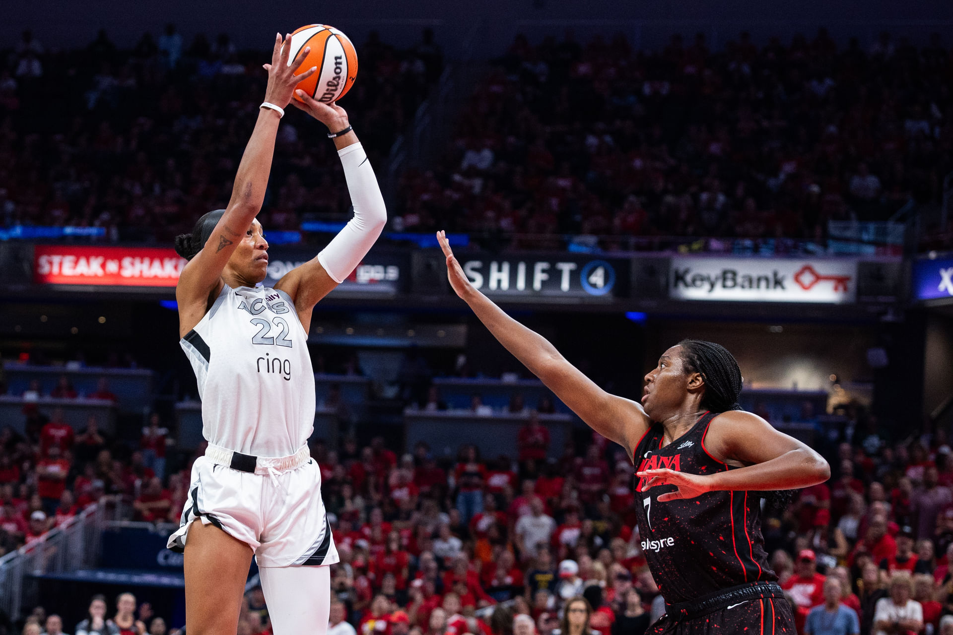 WNBA: Playoffs-Las Vegas Aces at Indiana Fever - Source: Imagn