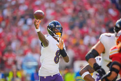 “Season over” “Imagine if they had Shedeur Sanders”: NFL fans react to Lamar Jackson’s injury update ahead of Ravens vs. Texans Week 5 game
