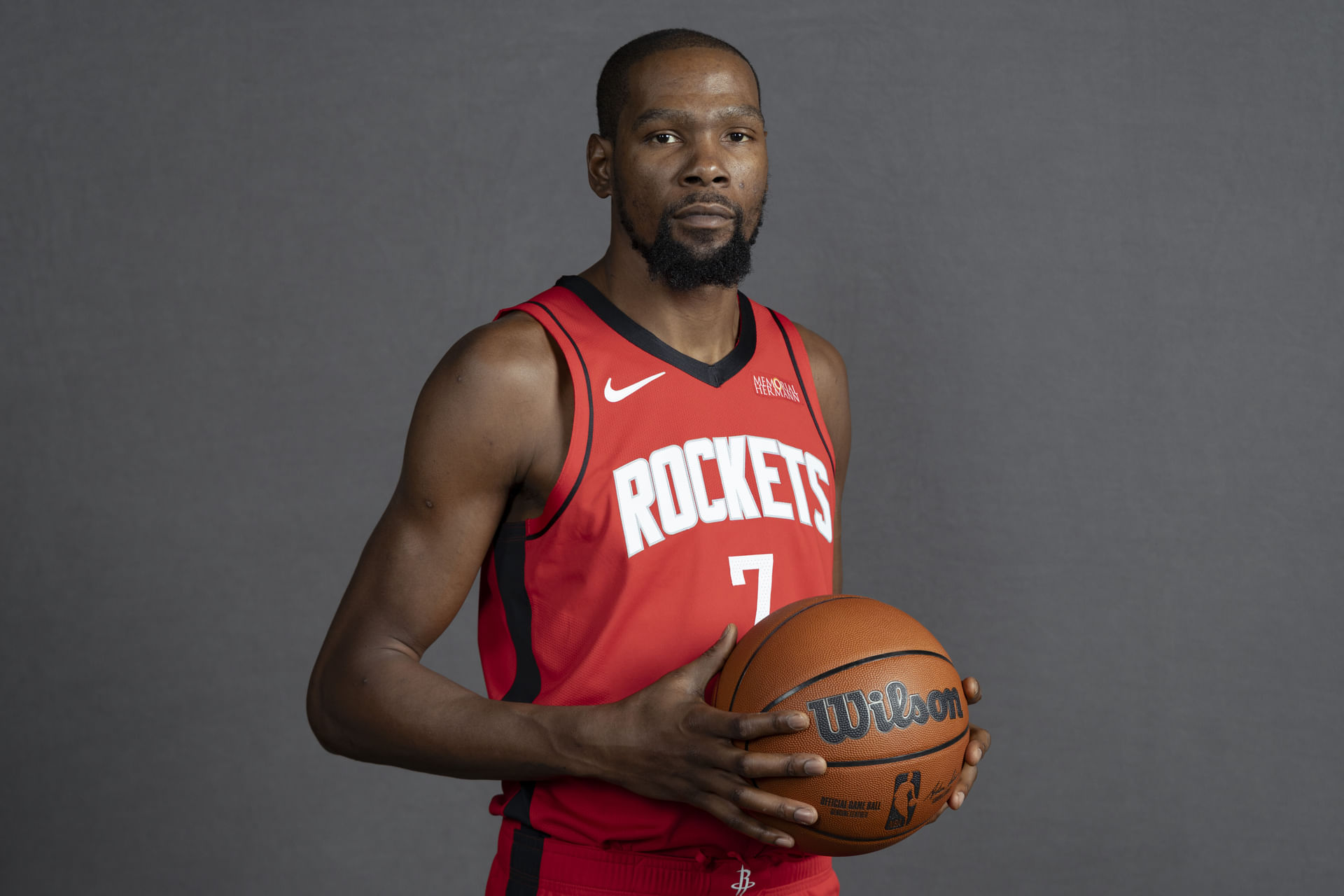  Kevin Durant (7) poses for a picture during Houston Rockets media day at Toyota Center. Mandatory Credit: Troy Taormina-Imagn Images - Source: Imagn