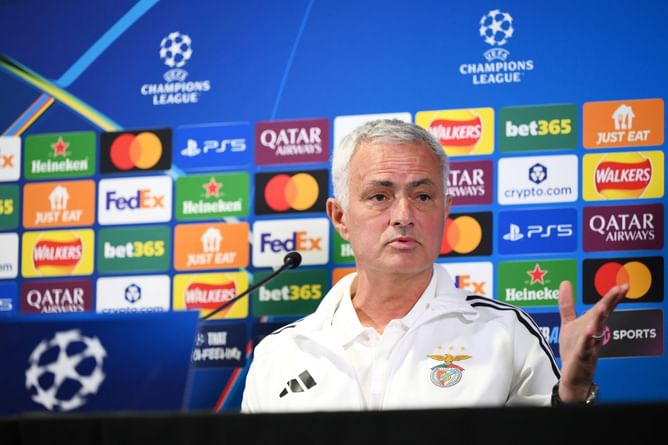 “He’s playing in a different reality” - Jose Mourinho responds after Chelsea star claims he would love to play under the Portuguese manager