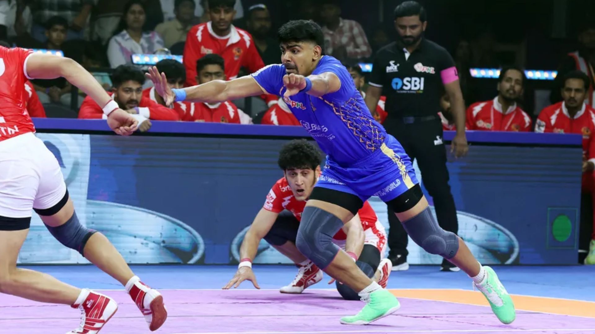 Pawan Sehrawat in action for Tamil Thalaivas in Pro Kabaddi 2025 (Image Credits: PKL)