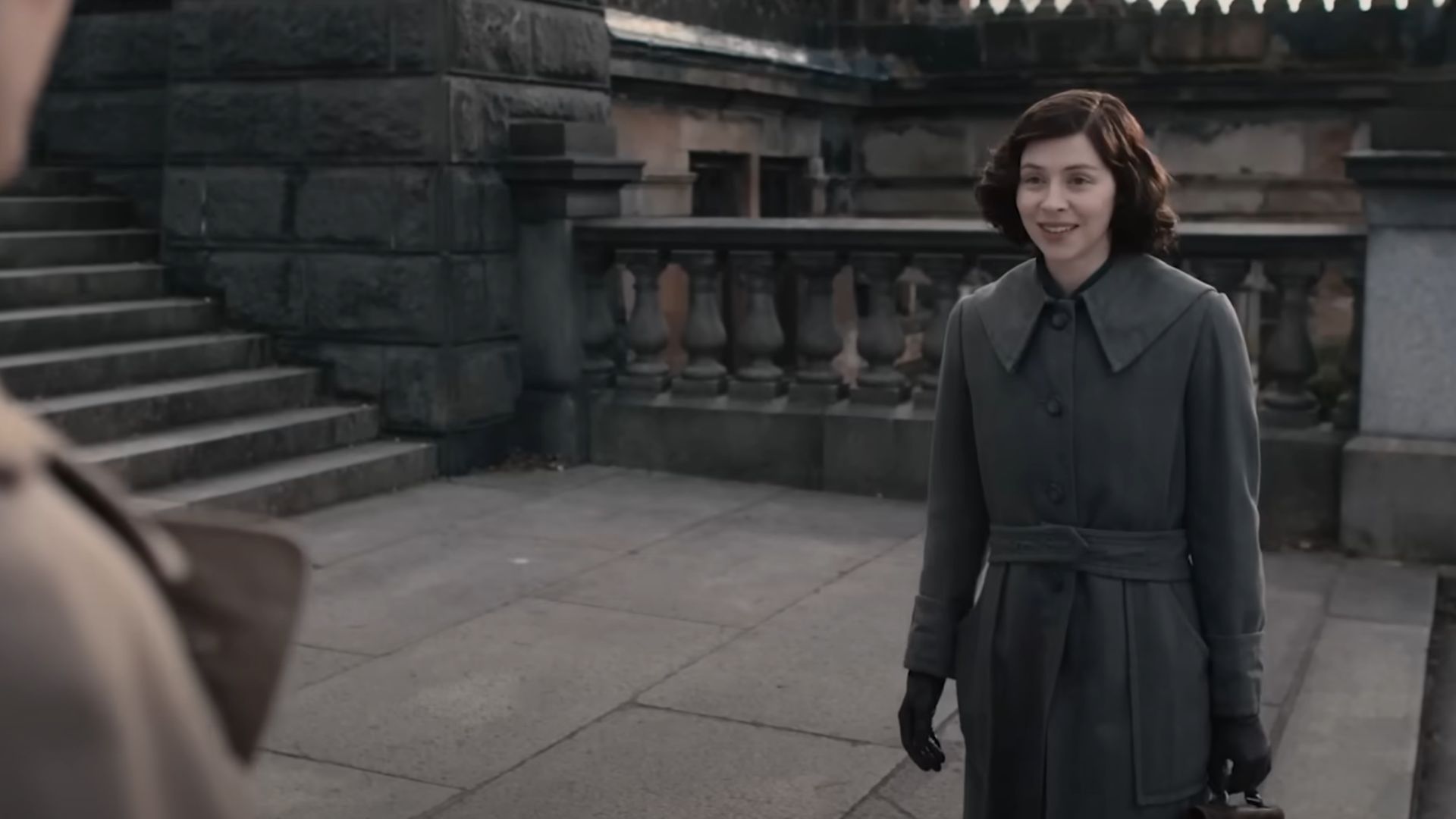 Julia is Claire&#039;s mother (Image via YouTube/STARZ)
