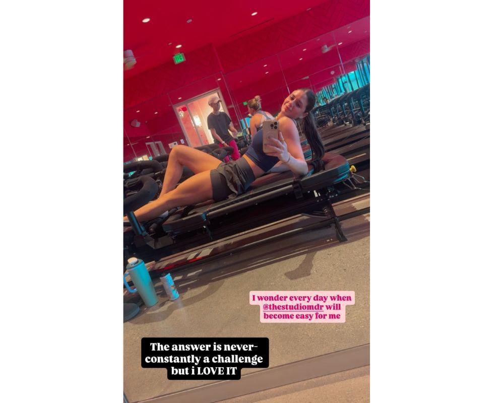 Manželka Ladd McConkeyho Sydney zachytáva po tréningu žiara hojdačka elegantné aktívne oblečenie v telocvični Mirror Selfie (pic) (IG/@Sydney_mcconkey)