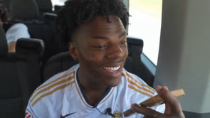 'I don't appreciate you': Fan calls out IShowSpeed for "running past" her son during Philadelphia tour