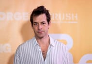 Premiere de Los Ángeles Mark Ronson "Registrador" Organizado por Jimmy Jam (figura a través de la puerta)
