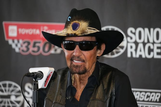 “They’re not Rolls-Royces”: Richard Petty’s straightforward message for NASCAR drivers complaining about tire issues