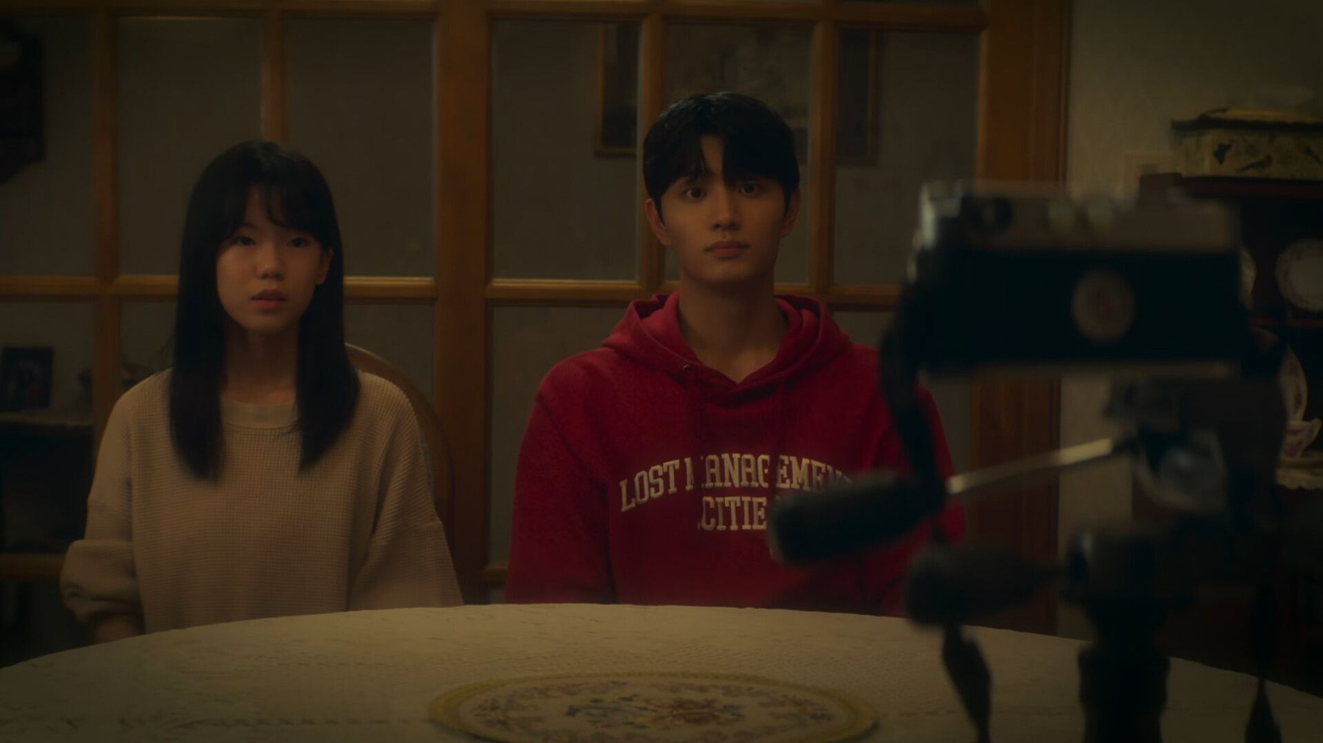 Still from &#039;You and Everything Else&#039; featuring Kim Gun-woo as Kim Sang-hak (Image via Netflix)