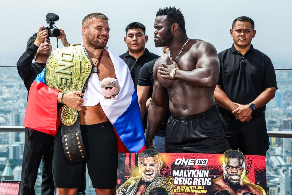 (From left) Anatoly Malykhin and 