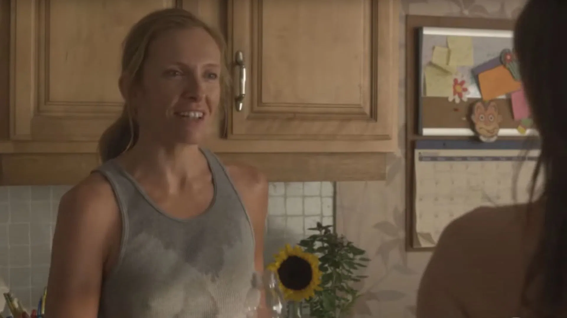 Collette as Tara (Image via YouTube/Showtime)