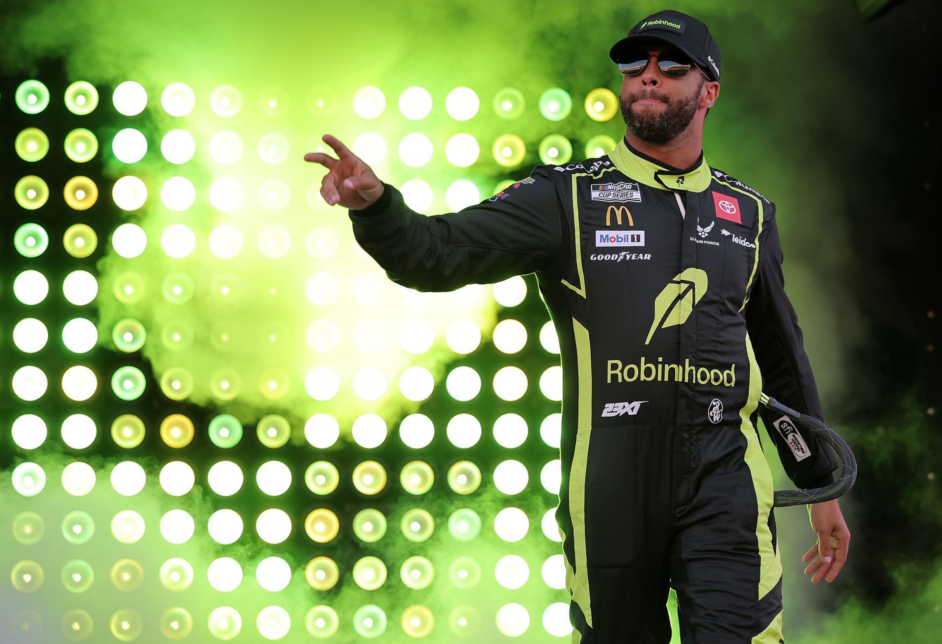 Bubba Wallace brings Tennessee pride to Bristol driver intros, shouting "Rocky Top, Go Vols" 