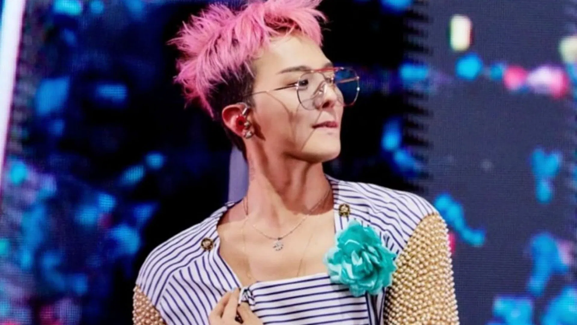 G-Dragon (image via Instagram/@xxxibGdrgin)