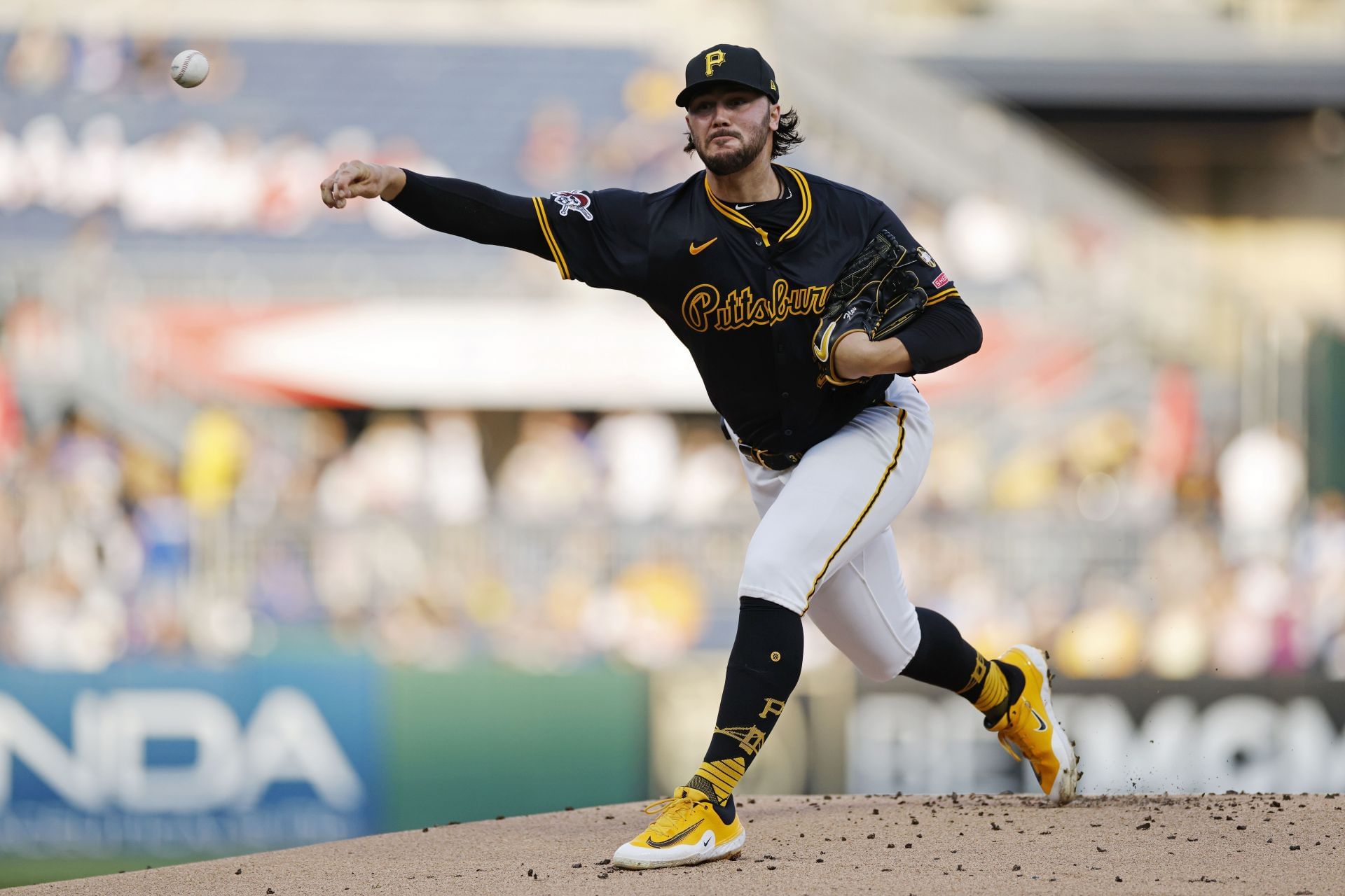 Paul Skenes in action against the Dodgers on Thursday - Source: Getty