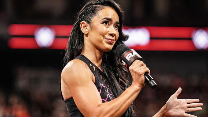 "I thought this was horrible" - WWE veteran destroys AJ Lee's promo segment on RAW (Exclusive)