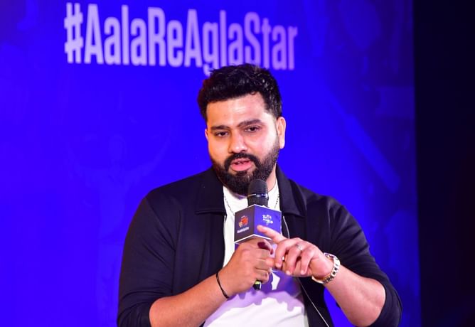 “Dubey ji itna khush kyun ho rahe ho?” - Rohit Sharma hilariously quips as he hangs out with physiotherapist and former India coach [Watch]