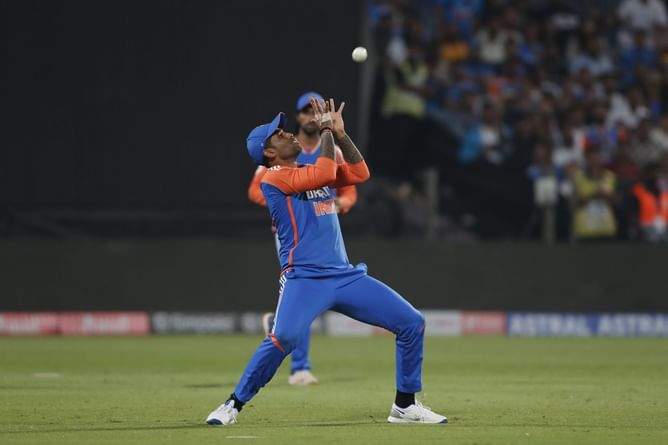 “Kyun bina matlab ka ungli karna hai?” - Suryakumar Yadav’s hilarious response to reporter ahead of Asia Cup 2025