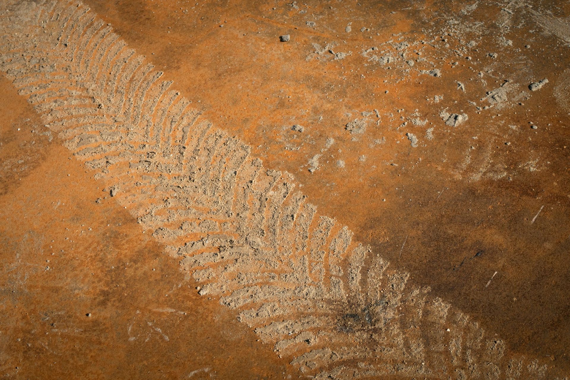 Deputies documented ATV tracks near the discovery site. (Image via Unsplash)