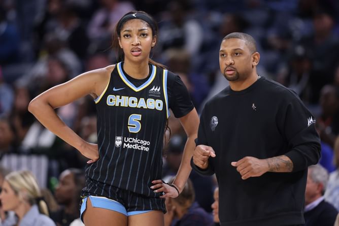 "Something she don't wanna push" - Chicago Sky coach Tyler Marsh reveals Angel Reese's mindset on handling criticism after controversial statement