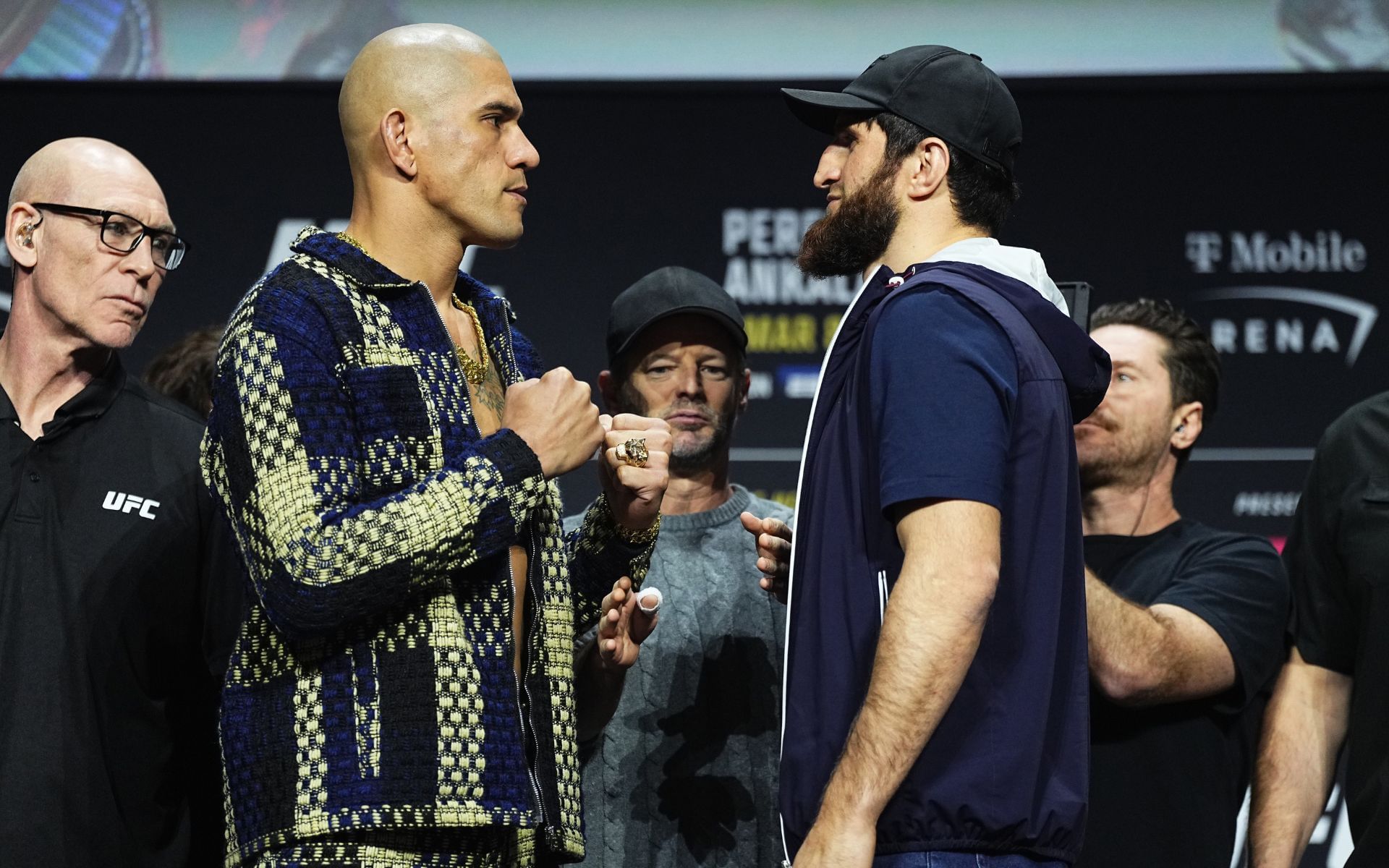 Alex Pereira (left) criticizes Magomed Ankalaev (right). [Images courtesy: Getty]
