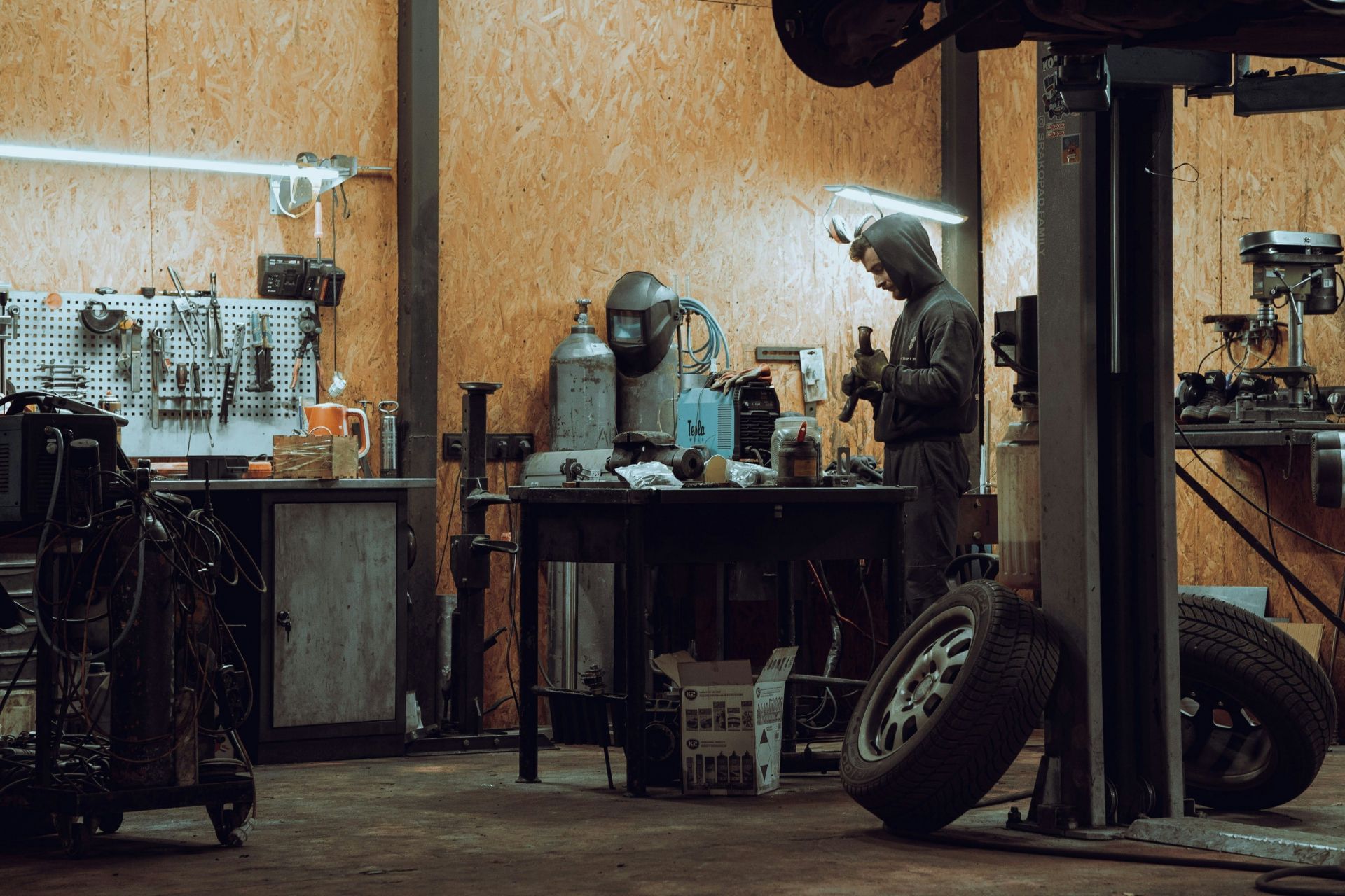 Victim was shot at his auto shop in York County (Image via Unsplash)