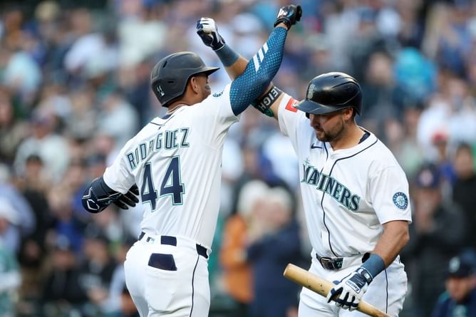 “We’re watching something special” - Mariners’ Julio Rodriguez in awe of Cal Raleigh as catcher continues rewriting MLB history with 56th HR