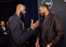 "No Bron?" - NBA fans react to Carmelo Anthony snubbing Banana Boat Crew friend from all-time starting five
