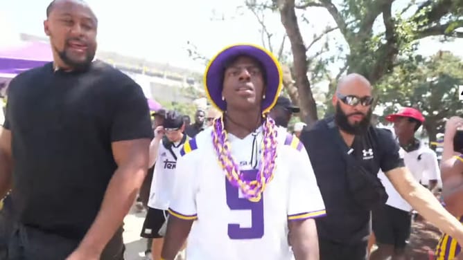 "This sh** like a first class train": IShowSpeed visits Louisiana State University locker room during IRL America tour