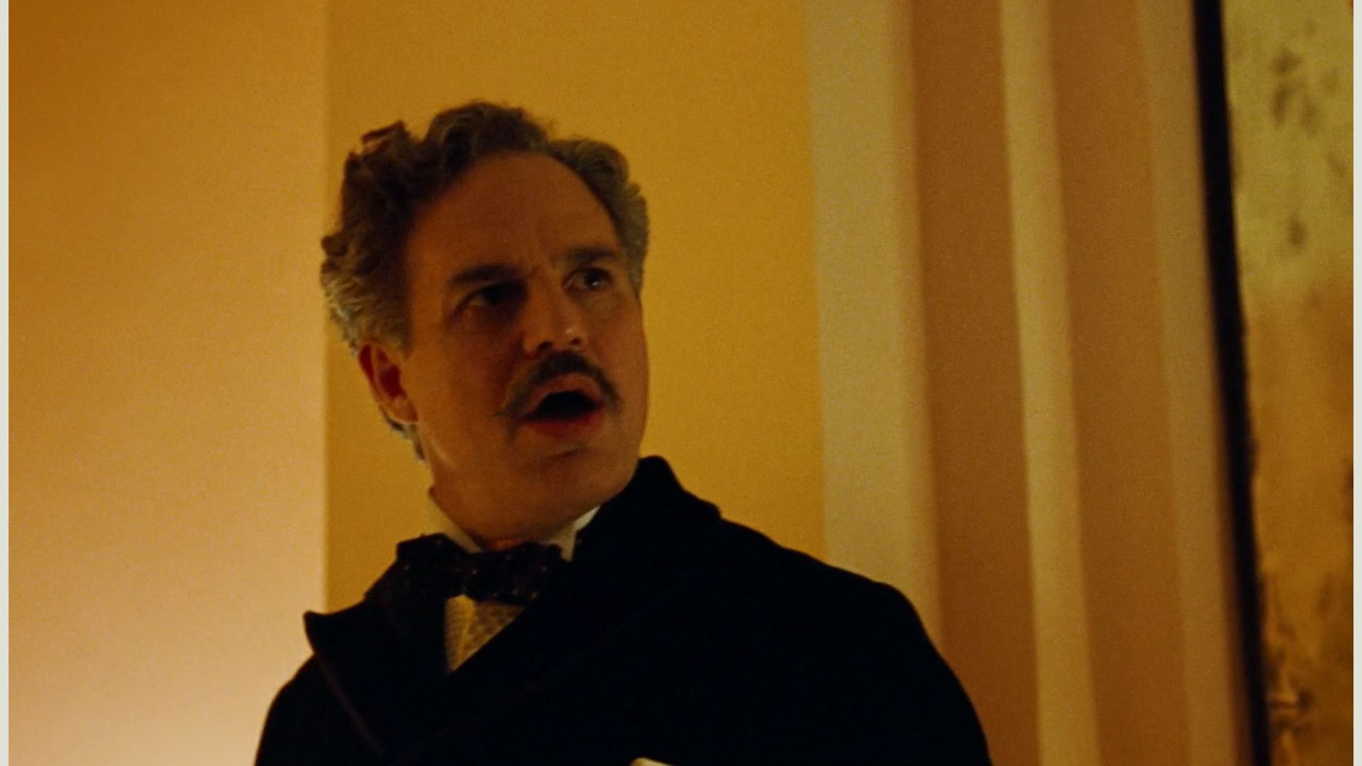 Mark Ruffalo plays Duncan Wedderburn in Poor Things (Image via Apple TV+)