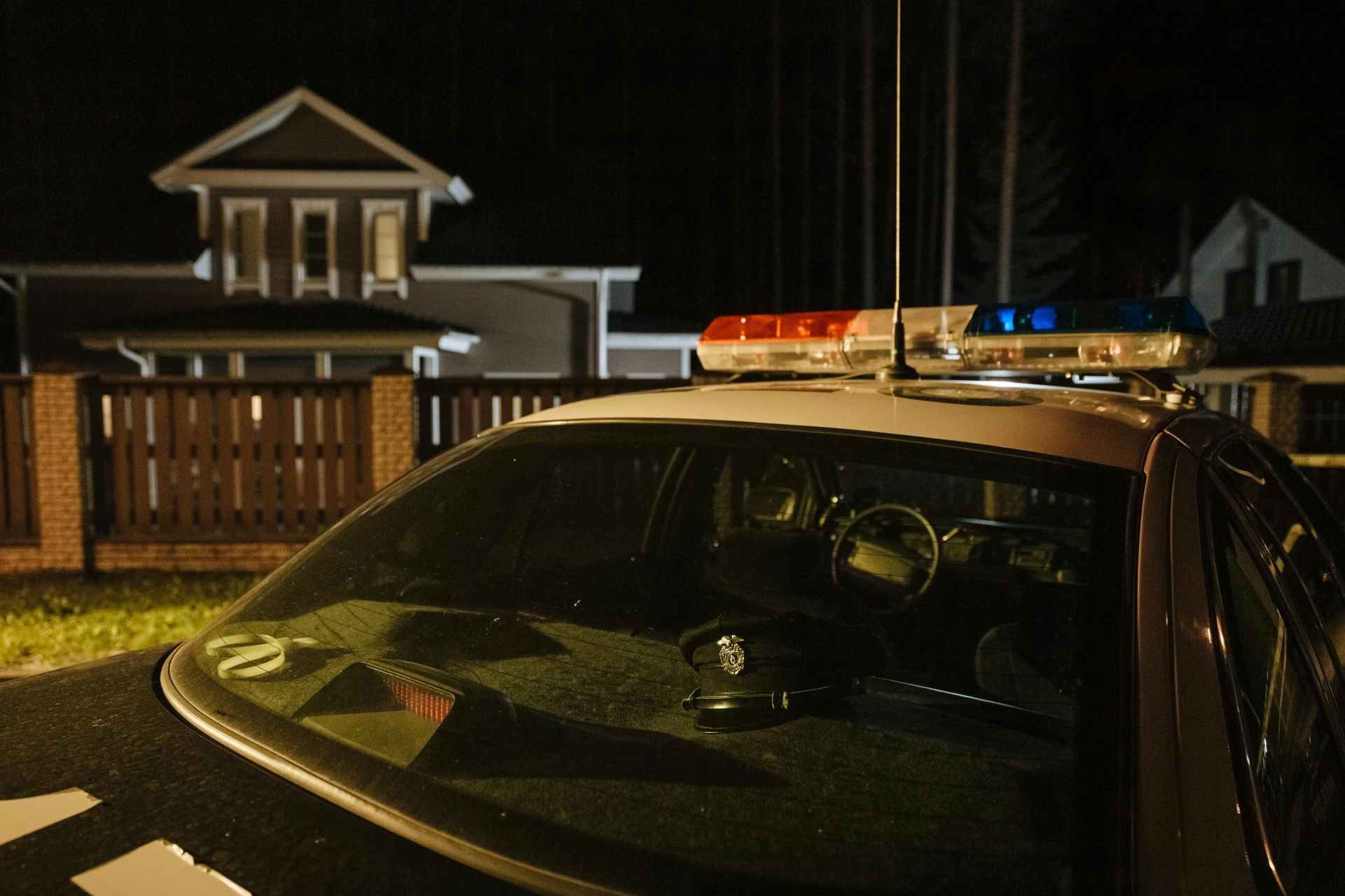Police respond to a 2017 homicide scene in Van Buren Township (Image via Pexels)