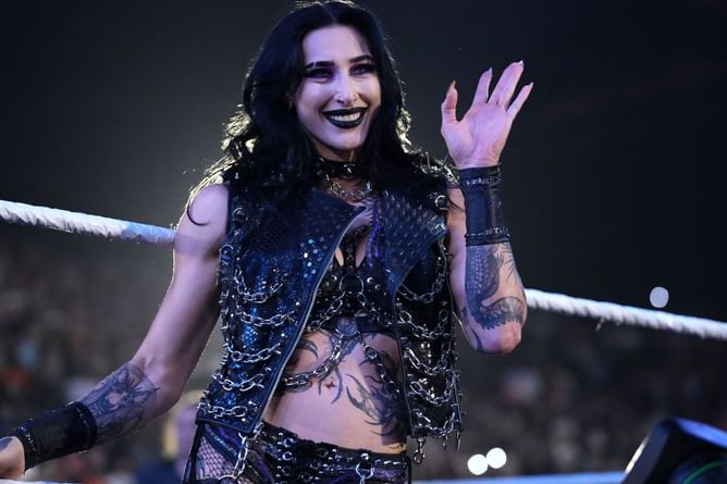 4 WWE Superstars who need to stay out of a title picture for the rest of 2025
