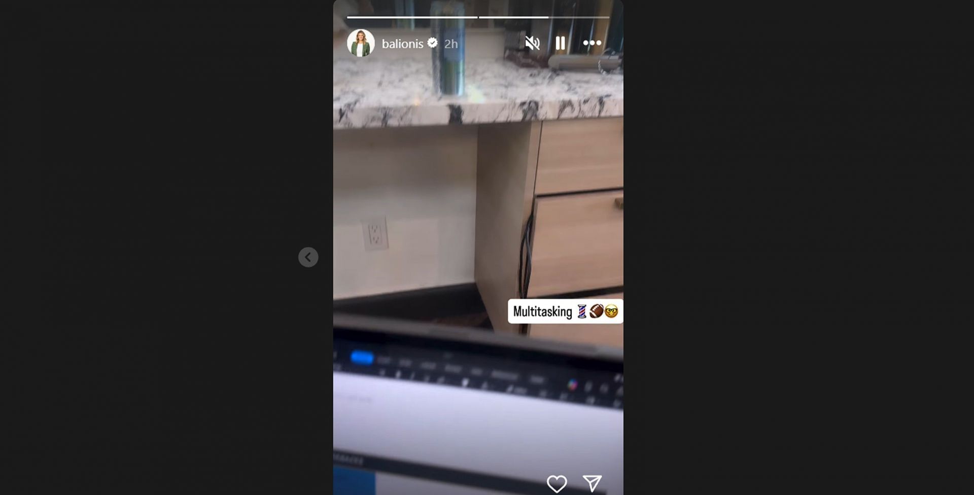 Amanda Balionis flaunts her multitasking skills while prepping for NFL broadcasting/@balionis